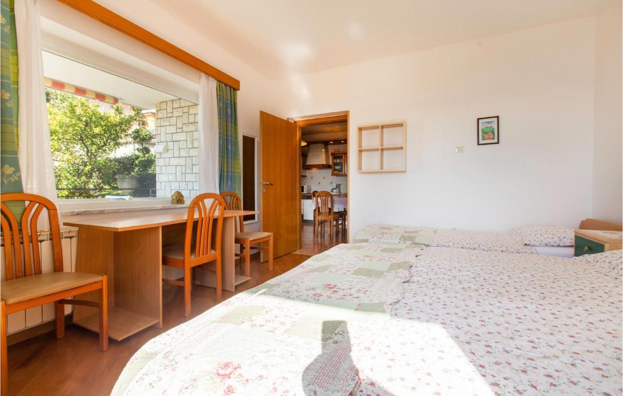 Apartmán 1 Bedroom Awesome In *
